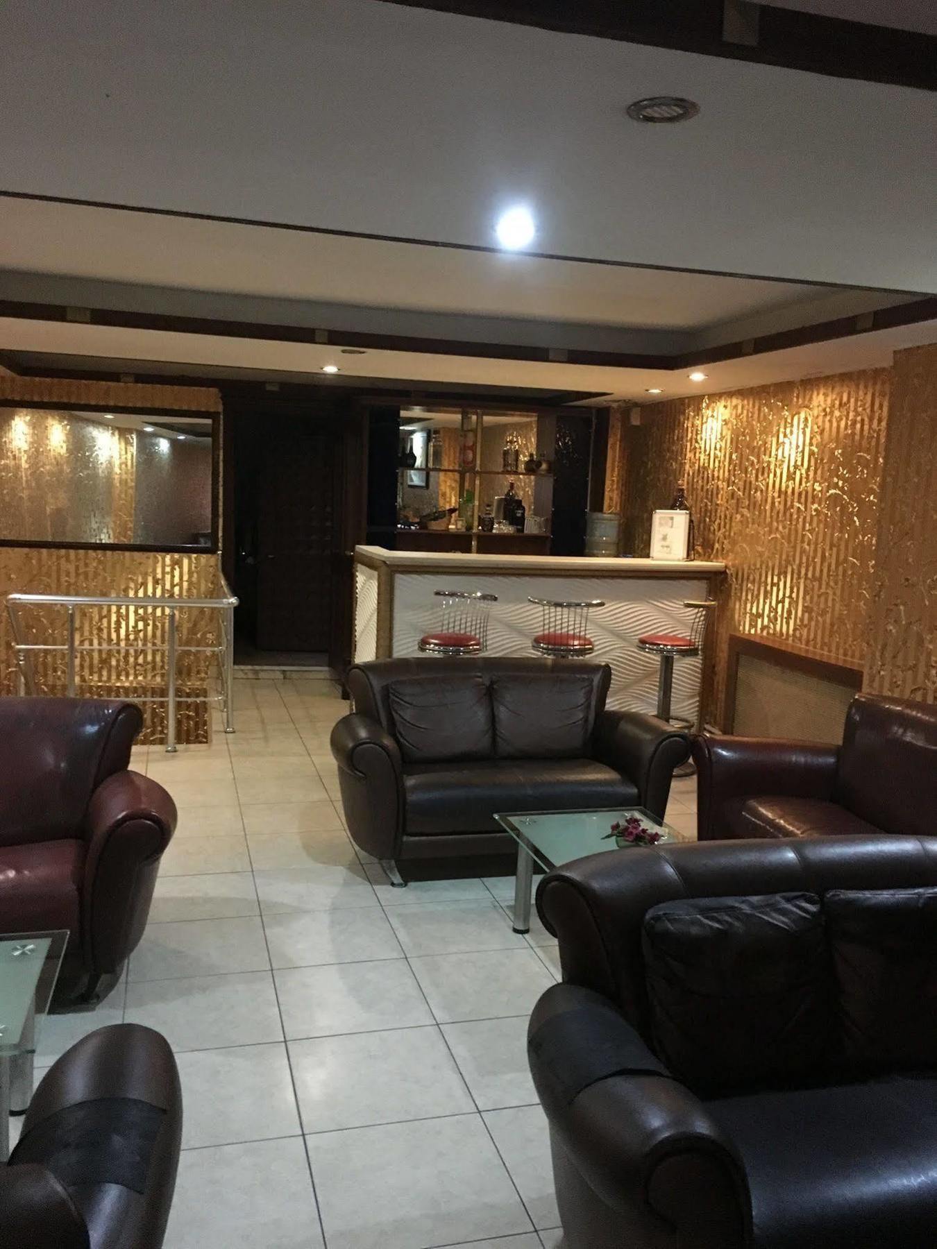 Oeruen Hotel Istanboel Buitenkant foto